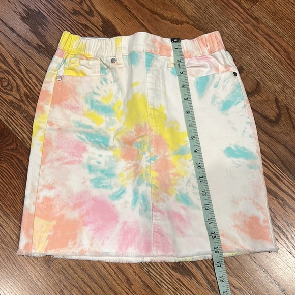 Love fire mini skirt; new never worn; size small - Picture 4 of 8